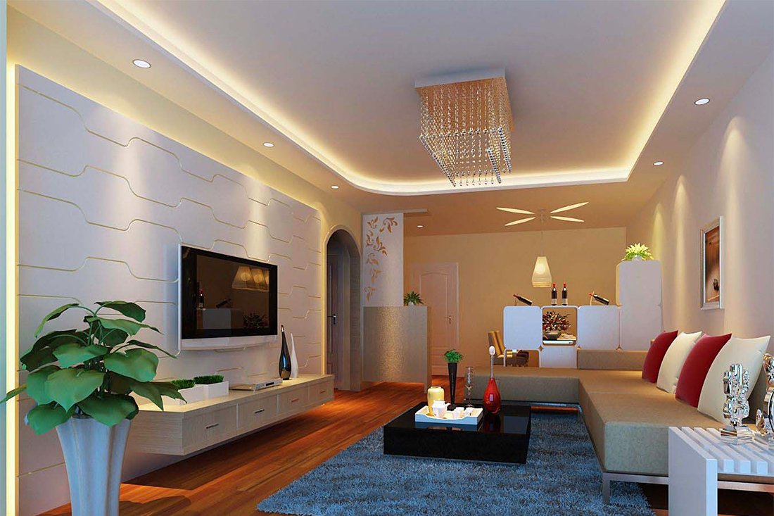 Люстра и точечные светильники в гостиной с низким потолком